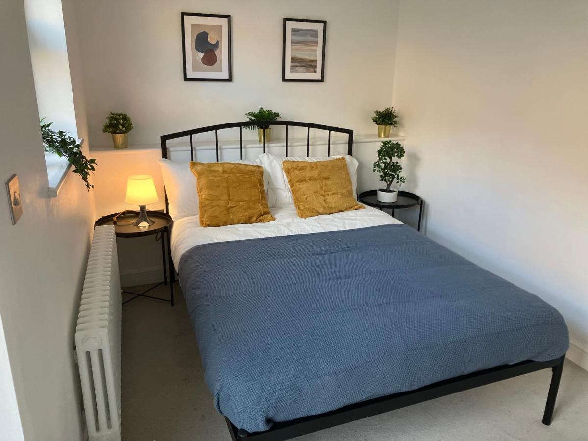 Apartament Magnificent Refurbished 1 Bed Flat Few Steps To High St ! - 4 East House Epsom Zewnętrze zdjęcie
